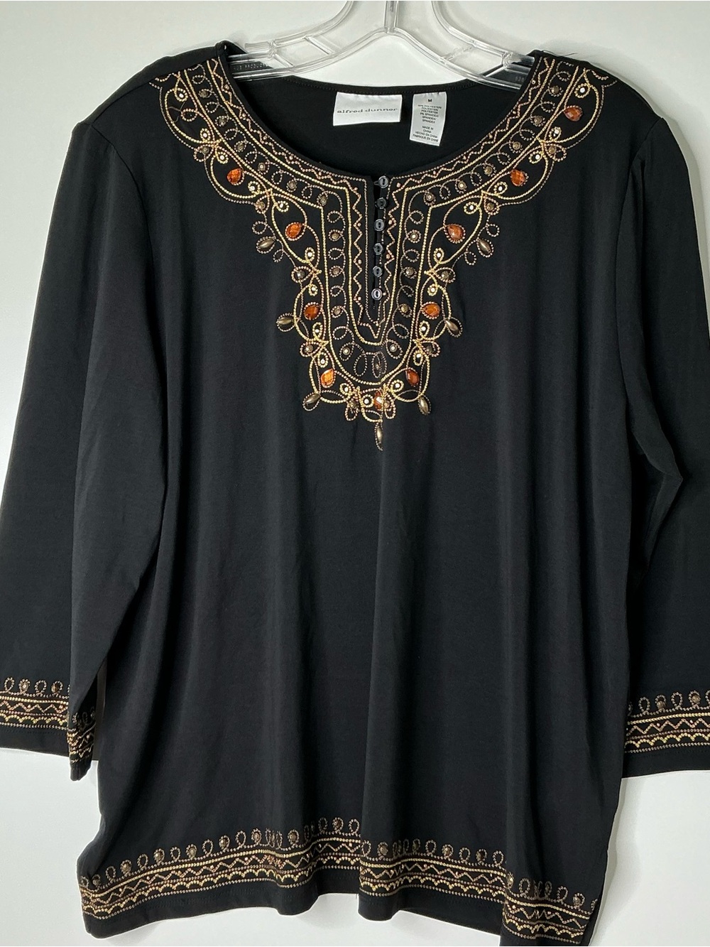 Alfred Dunner Solid Knit Round Neck Embroidered Top Sz. M Preowned